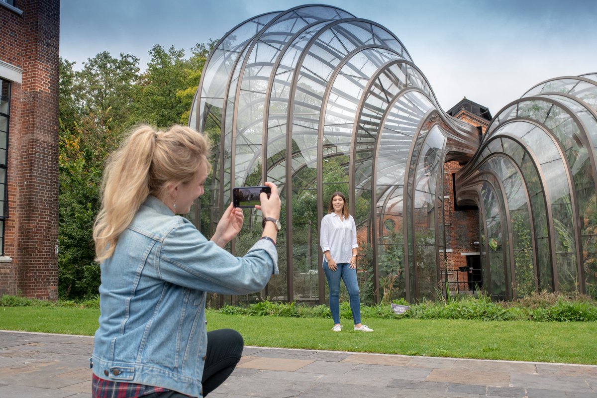 homeofbombay's tweet image. Making plans for the upcoming #bankholiday? Why not book a visit &amp;amp; see our beautiful glasshouses for yourself?  Visit bombaysapphire.com/distillery/tou… to choose either a Discovery Experience or a Gin Cocktail Masterclass, check availability &amp;amp; book! 
#BombayDistillery #VisitHampshire