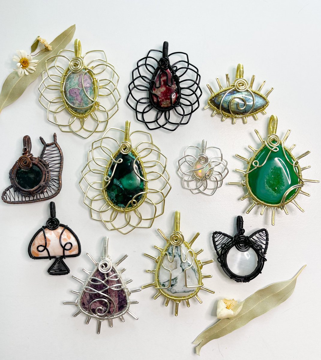 mildhippie's tweet photo. 🐛🐞🌸 WHIMSICAL GARDEN 🌸🐞🐛

pendants available April 1st at 4pm est https://t.co/8LxOgWLTe2