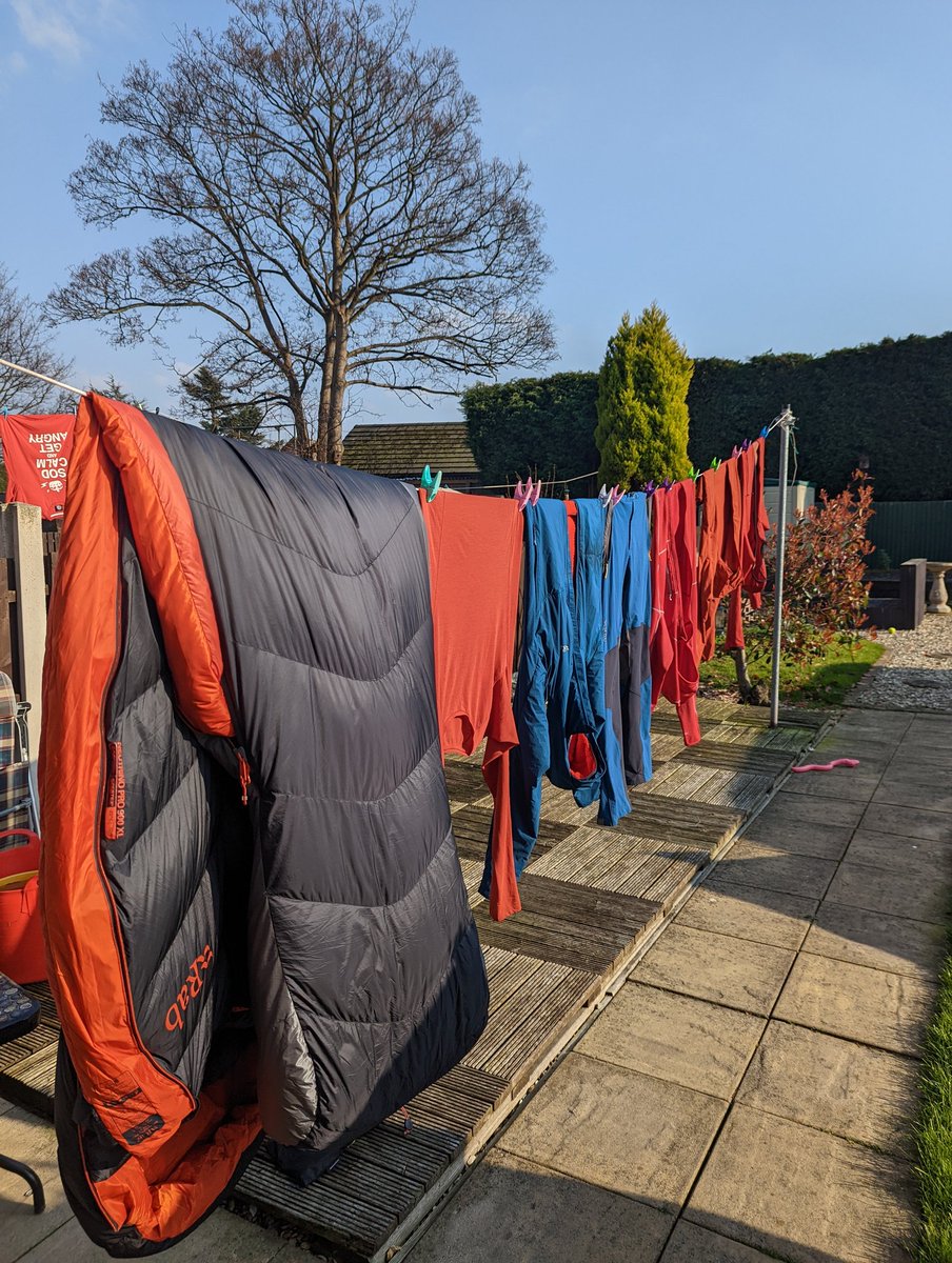 kbeavs's tweet photo. @dribelad @beavo77 @BeaversLeonie Try having his walking wardrobe on the washing line line its blindingly bright😜 https://t.co/zJHF4E0Tw9