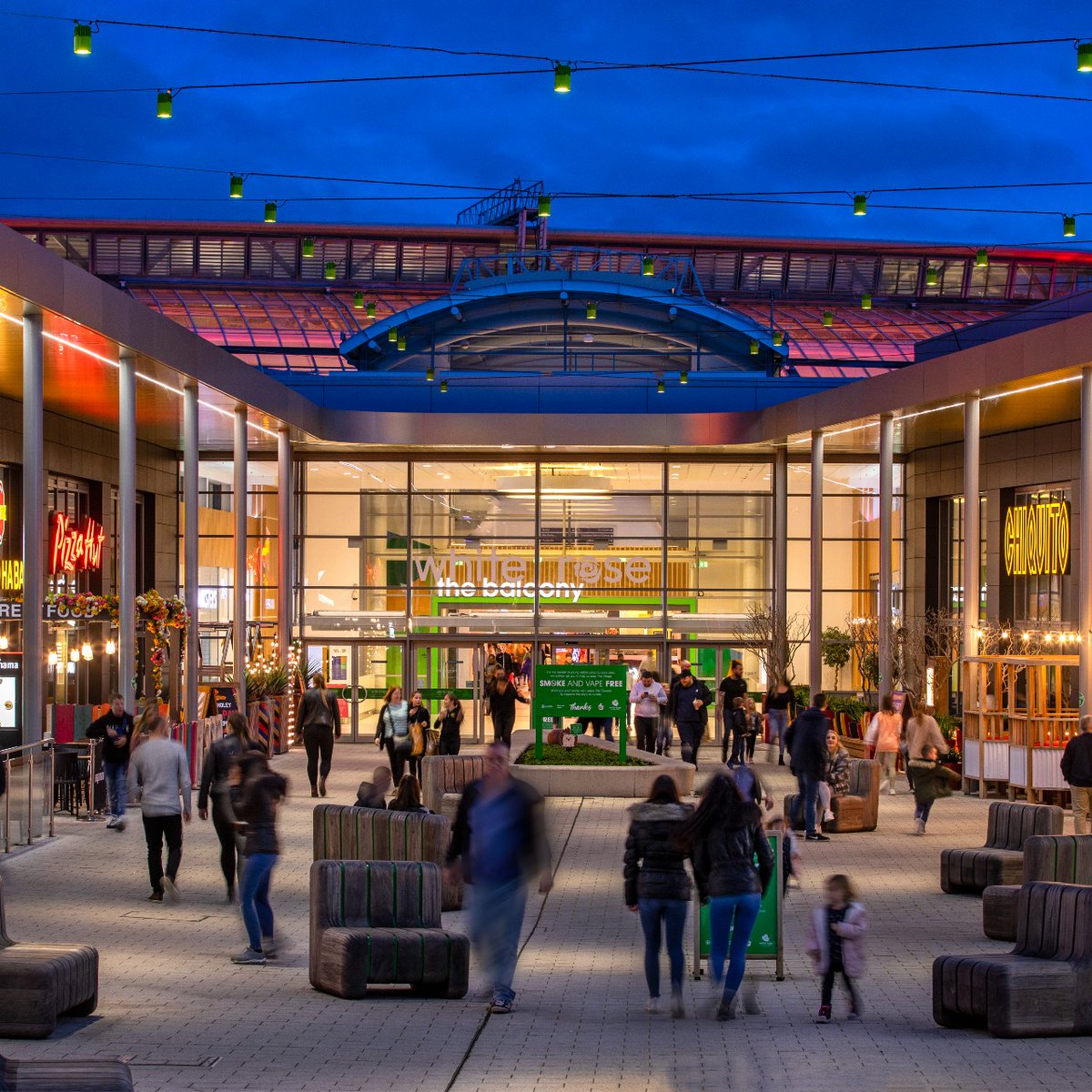 whiteroseleeds's tweet photo. We're proud to support @autism's #WorldAutismAcceptanceWeek!

Our Customer Experience team will be in the Central Atrium tomorrow between 10am and 5pm speaking with guests about how they support those with Autism. The team will also be joined by @leedsautism between 10am and 3pm. https://t.co/aChNYg04Fe