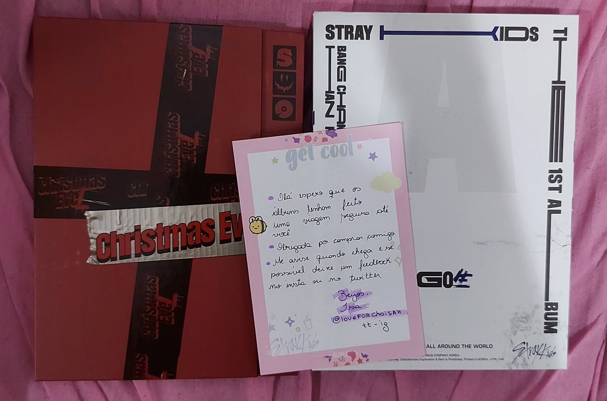 dearwonnie_'s tweet photo. Feedback mais que positivo pra @loveforchoisan que me acompanhou na saga da shopee até o cupom de frete grátis kkk Isa obrigada por tudo, pela paciência, você é um amor de pessoa e com certeza se surgir a oportunidade comprarei com você mais vezes 💙 chegou tudo certinho! https://t.co/h5sPZQguhf