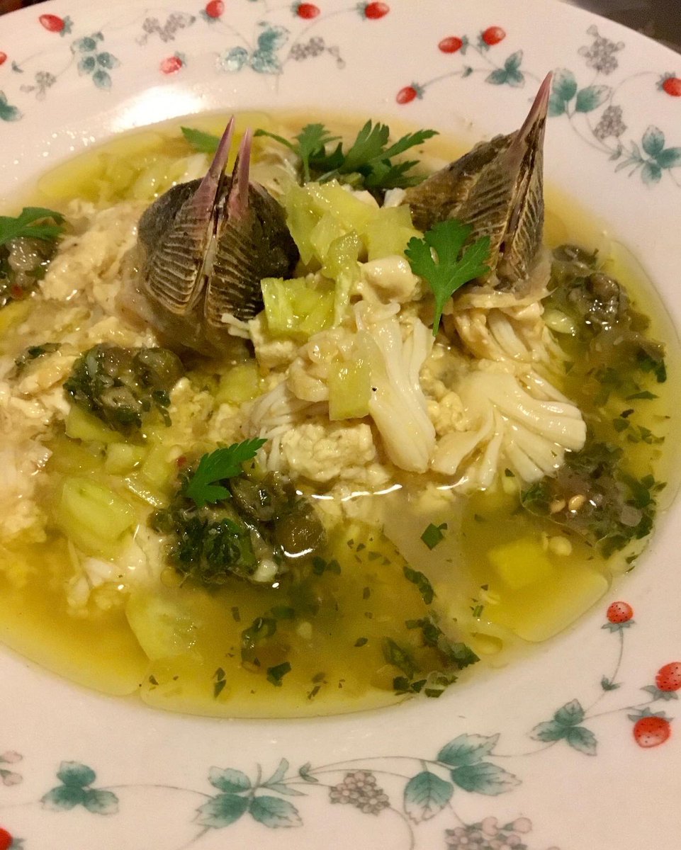 Justlovefood's tweet photo. Picorocos asados con salsa verde, aji cristal y limon ….#picorocos #goosebarnacle #seafood #comidachilena https://t.co/lXIbHSwqbS