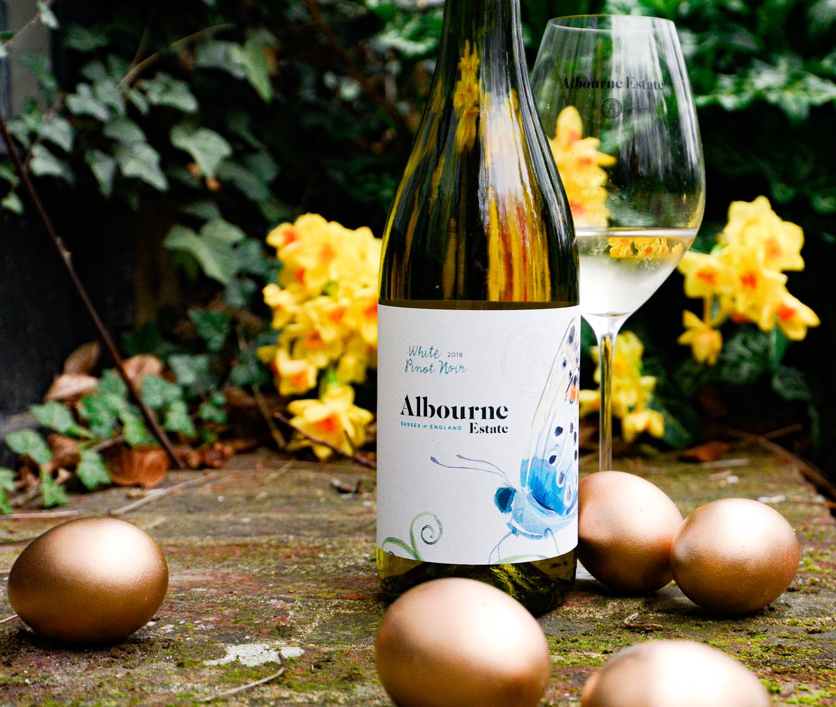Join us this Easter for our Golden Easter Egg Hunt the 16th and 17th of April from 11am to 5pm.
Stroll through the vines and learn about Albourne while on the hunt for the Golden Easter Eggs to claim a glass of wine or special treat on us upon your return! bit.ly/3DmslJk