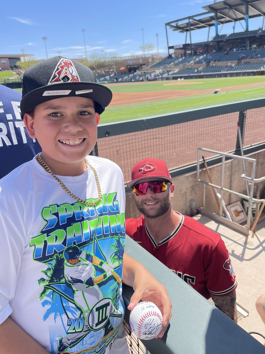 chris_d_a's tweet photo. Very cool experience. Got to meet some of our favorite @Dbacks great job @Dbacks for making kids feel part of the game. https://t.co/3CSl1Lzy8u