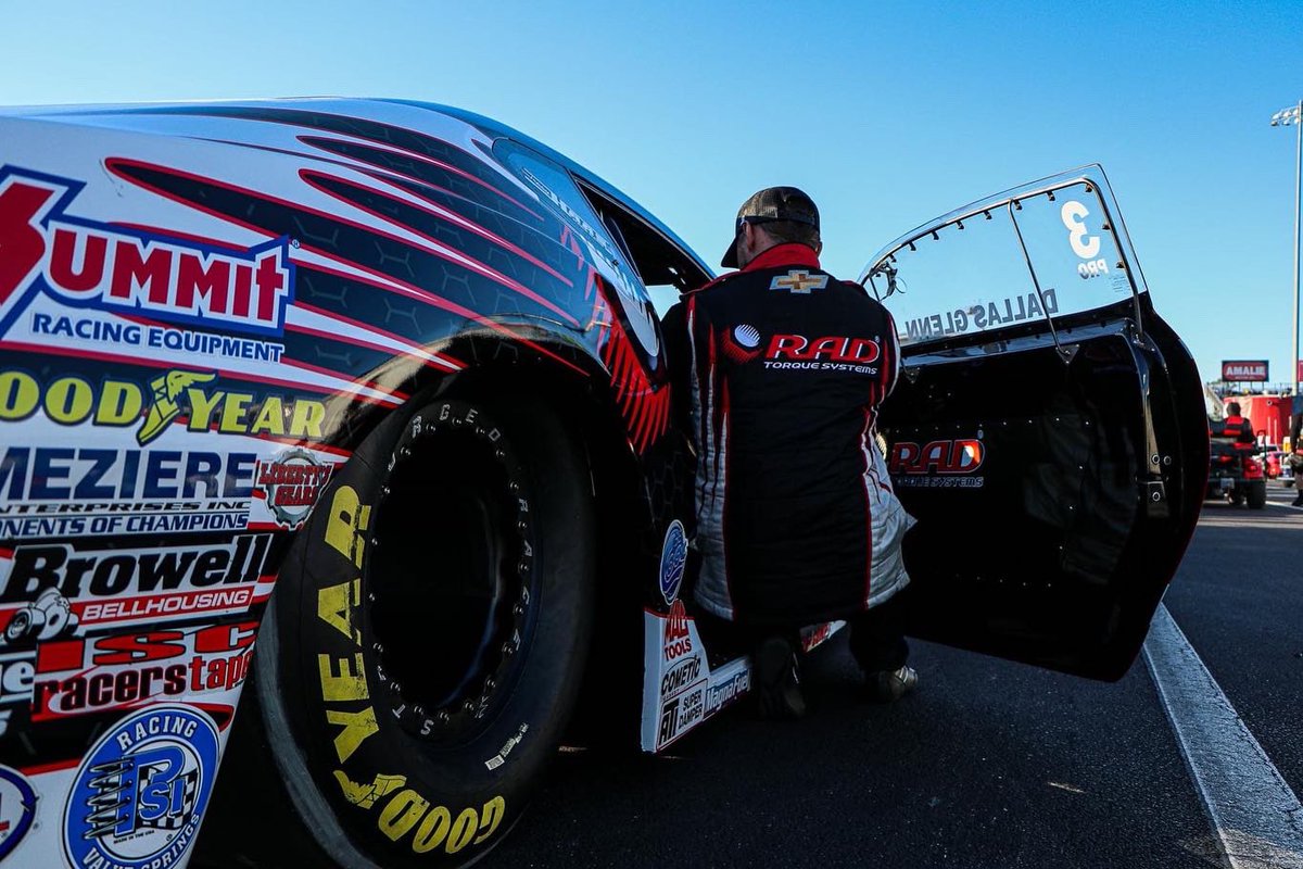 DallasGlenn660's tweet photo. My new @RADTorque #Pro1Safety custom suit is mint π
@srdrivenmedia πΈ
#NHRA #ProStock https://t.co/ckrkhTnCZI