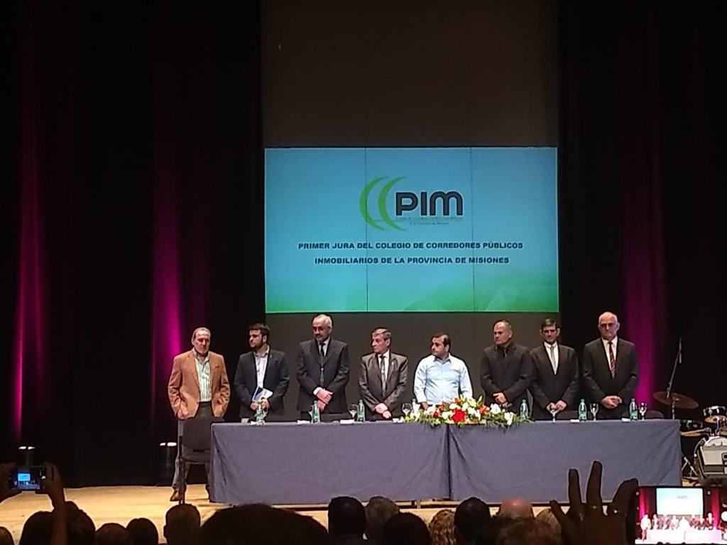 ColegiodeCorre2's tweet photo. A tres años de la creación del Colegio de Corredores Inmobiliarios asume la nueva conducción        
https://t.co/qpHrdRl43z https://t.co/j1V7zaRfqP