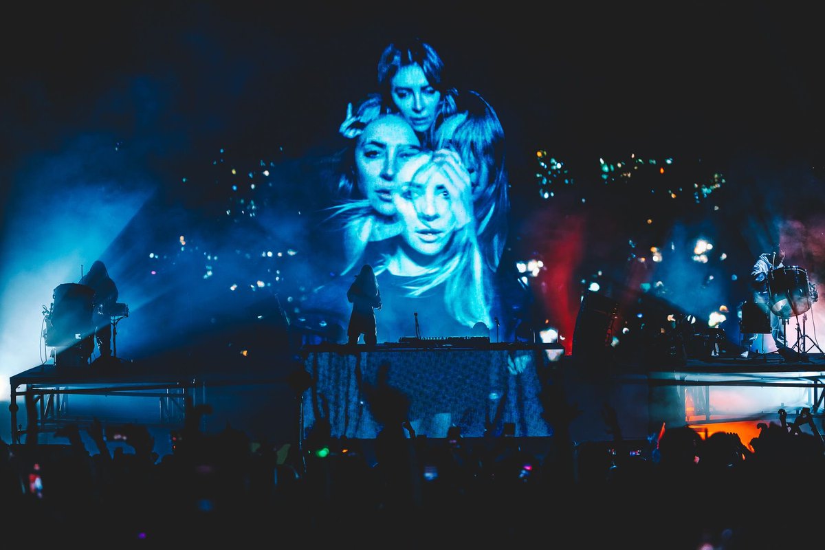 awonderland's tweet photo. treat me like church https://t.co/plJTIx2ykO