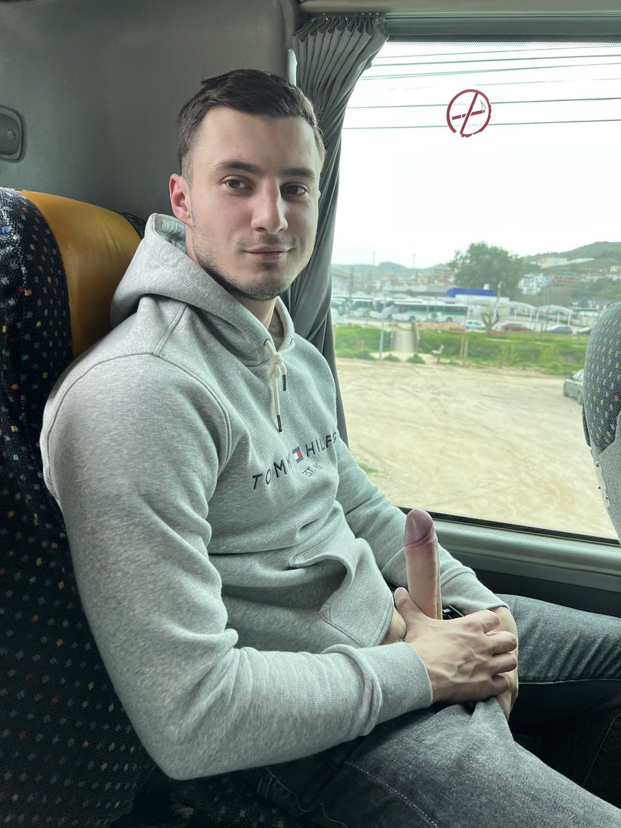 Max_Barz's tweet photo. I can be your bus ride bud 😈😜 https://t.co/GKbeVV49Fj