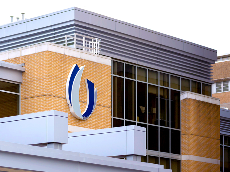 UMMCnews's tweet photo. Blue Cross &amp; Blue Shield of Mississippi is expected to force UMMC hospitals, clinics, physicians and other providers out of its commercial network, effective April 1, as part of the insurance giant’s refusal to agree to a new contract. Learn more here: https://t.co/bNNQDJu2Kz https://t.co/7YJ9zd47O0