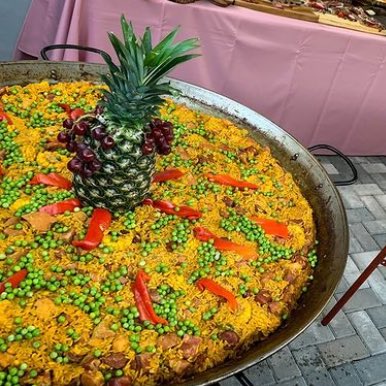 cateringymas's tweet photo. @Elena_Diazgu @ferranguivi @LoveWhatYouEat1 Es esta, no ??? 😬😬😬 https://t.co/0zLQvnsSiu