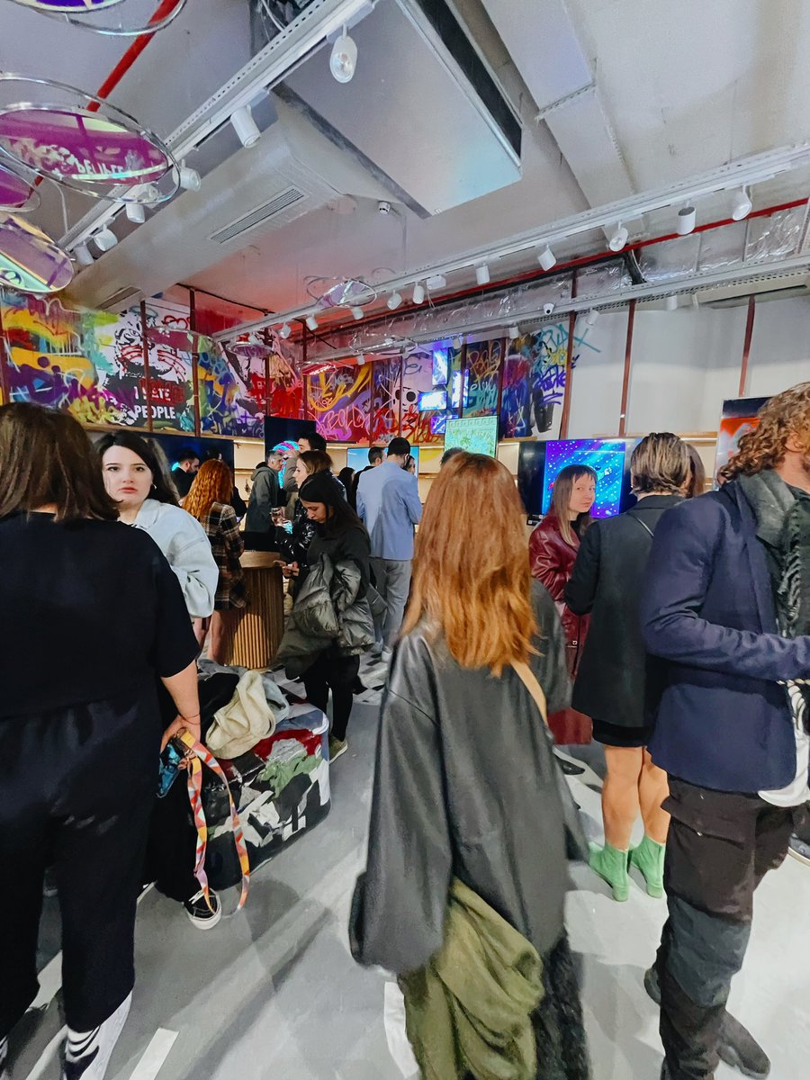 erinilkcanaslan's tweet photo. #BForGood opened tonight!
#NFT exhibition I attended with 1/1 LoveBird will be at CaddeBoyner until April 6th.
😉 ENJOY
@carny_io X @boyneronline
https://t.co/x35A6dN6cm Link is HERE:
https://t.co/giYMZjntyP https://t.co/ZmsOJx1tQU