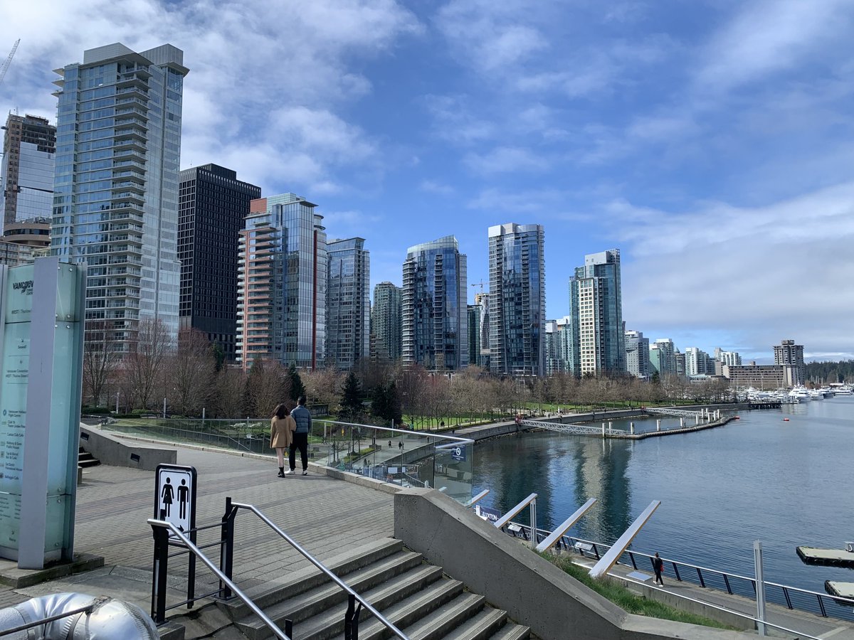 jpcnott's tweet photo. Well it ain’t no beach but weather is sure better on the west coast than back home. https://t.co/4jPT2urTbd