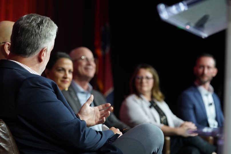 Thank you to our panelists from @cemex, @LehighHanson, <a href="/DoleseBros/">Dolese</a>, Vulcan Materials Company and Allegheny Mineral who participated in the community engagement roundtable this morning &amp; shared how they each build relationships in the communities they work in! #RocksBuildAmerica