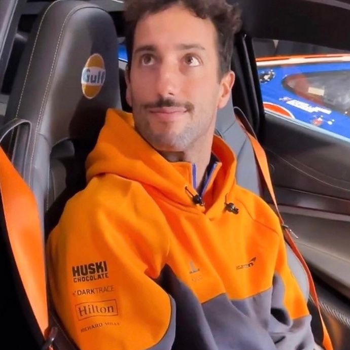 ricciarchive's tweet photo. truths that no one accepts:

mustache daniel>>>> https://t.co/SMBvJN23F1