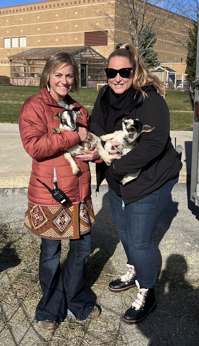 Thank you @ConnerPrairie  for sharing your knowledge and love of animals with us today! #AgDay2022
@MissVetterSCE @SCECougars