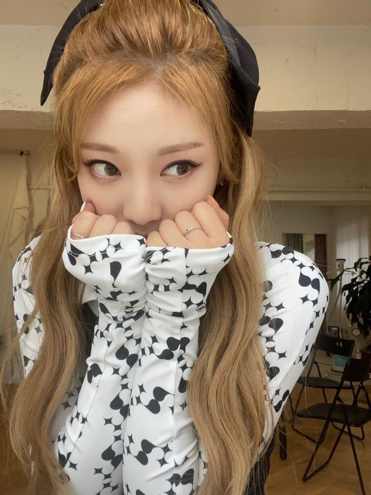 ningbxtz's tweet photo. ╰►┊NINGNING B♥︎T!

Hola mis amores, como les fue hoy en su día? Espero la haya ido bien. ^-^

Tengan una linda tarde y una linda semana. 

Descansen y tomen mucha agua y coman bien, para mantenerse saludable! 💗 https://t.co/CBjwsucw3p