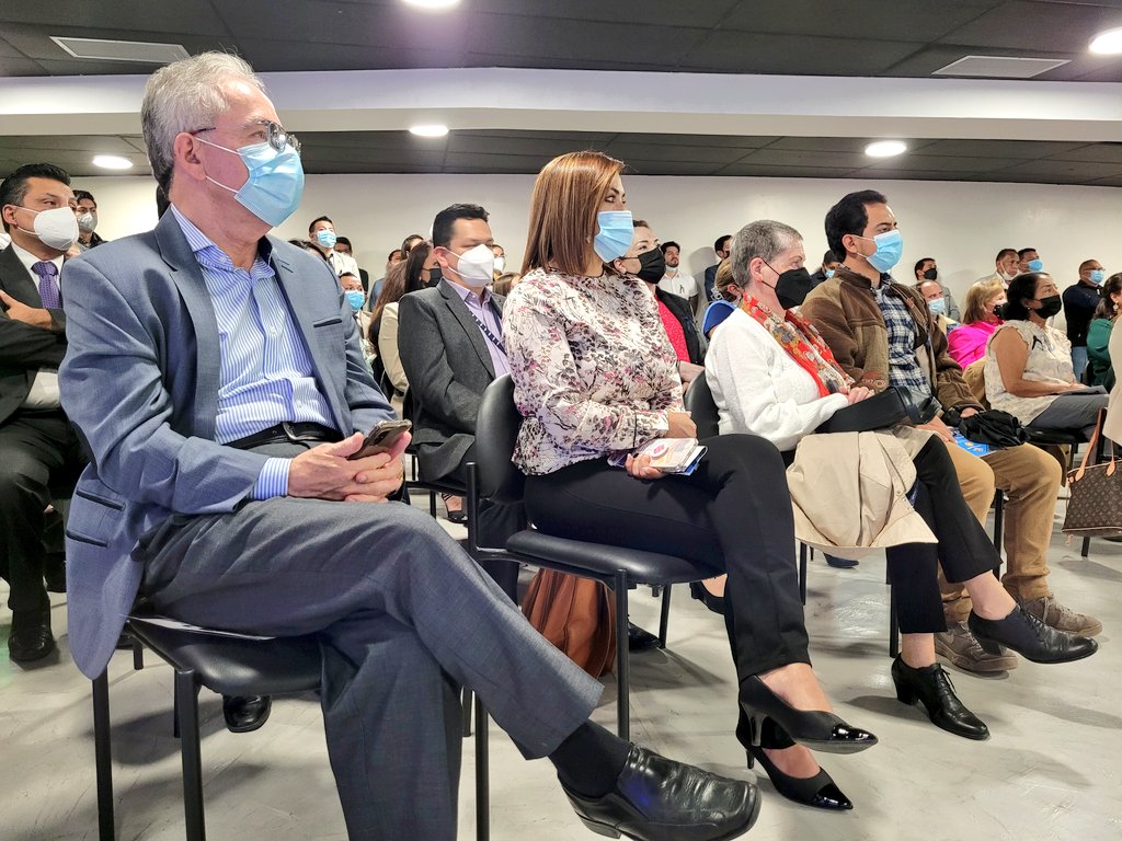 camiloaep's tweet photo. Participamos del evento de #RendiciónDeCuentas2021 del asambleísta por Loja @bvmalo en el que informa sobre las acciones realizadas, en el marco de sus competencias legislativas y fiscalizadoras, para fortalecer el sector educativo. https://t.co/O6zauKNOE2