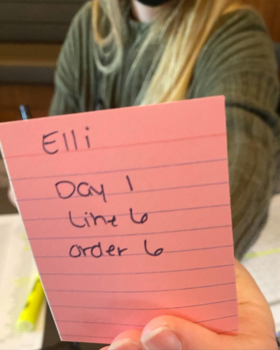 TONIGHT’S THE NIGHTTTT! tune in <a href="/8/">.</a>/7C to watch Round 1 of Hollywood Week and see me and all of my supa talented friends sing their hearts out! AND ya might see some special guests 👀

#Genrechallenge #americanidol #ellionidol