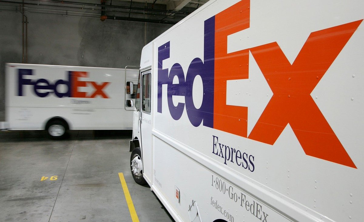 Ups fedex. Fedex scam. Федекс фото. Fedex oracle. Федекс смешные картинки.