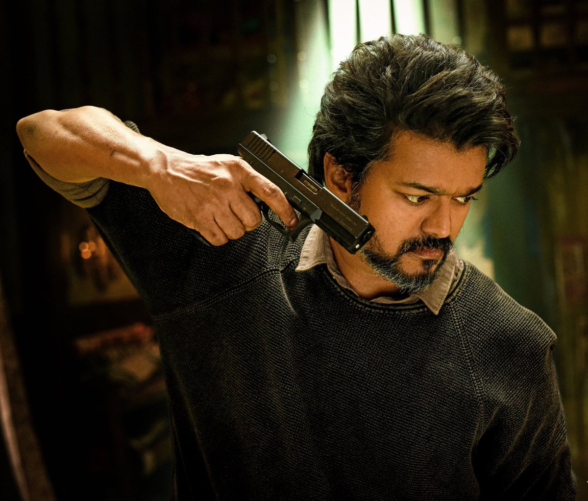 Ksakthi14's tweet image. Fans: #BeastUpdate 

@sunpictures : #NoAnswer 😂

@actorvijay #Beast