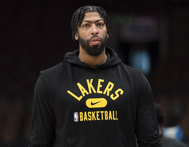 LakersNation's tweet photo. Anthony Davis participated in a full practice for the first time yesterday but still has some steps to go before returning.
https://t.co/Ci3LeoirzO https://t.co/mEuv9jxUoi