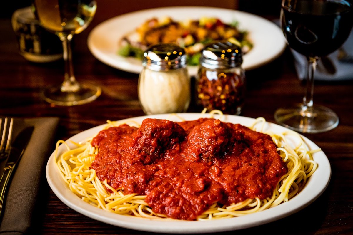 DeGidios's tweet photo. Today's forecast is looking sunny with a definite chance of meatballs. ☀️🍝 #degidios #DineSaintPaul #dinemsp #tcdining #italianfood https://t.co/0pKxBVgjJU