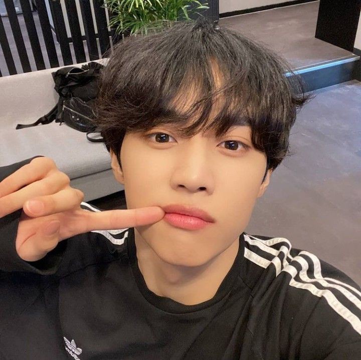 semi-curly haired sunwoo.