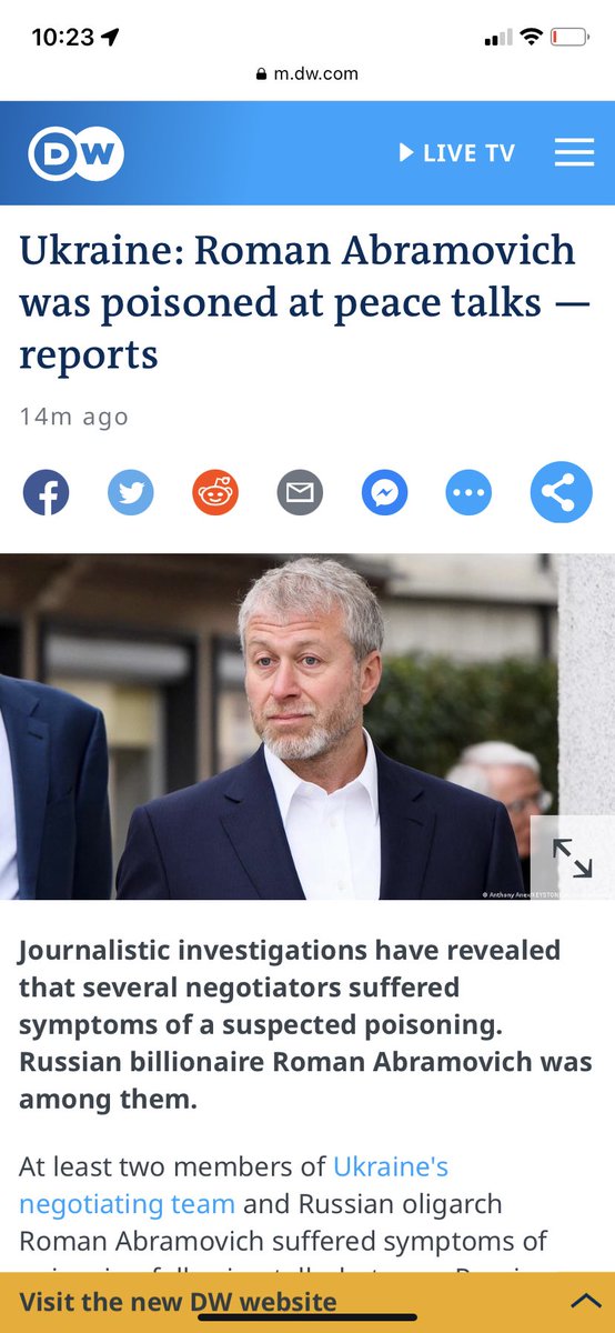 cornelldeath's tweet photo. #Ukraine - Russian billionaire #RomanAbramovich was poisoned during peace talks. Dasha (Zhukova) Abramovich was Vicky Cornell’s bridesmaid when she and #ChrisCornell got married in 2004. Dasha and Roman are now divorced. https://t.co/MHLUJQadYg https://t.co/43sjpCJ7Py