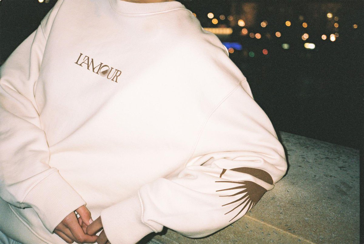 disizfr's tweet photo. Collection “L’Amour”, demain à 18h 🧡 ⏳ https://t.co/95MlqNzxpl