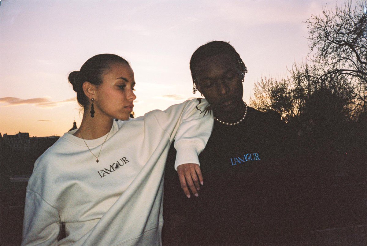 disizfr's tweet photo. Collection “L’Amour”, demain à 18h 🧡 ⏳ https://t.co/95MlqNzxpl