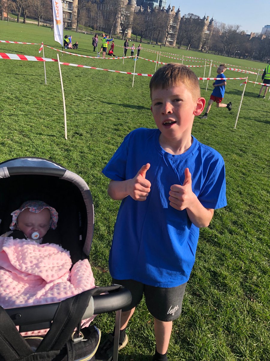 Lovely morning.. watching the brunstane kids doing cross country run 👏🏻.. Jake having a wee pic after his running.. with his little sister 🙂 <a href="/BrunstanePS/">Brunstane PS</a> <a href="/BpsCampbell/">MissCampbellBPS</a>