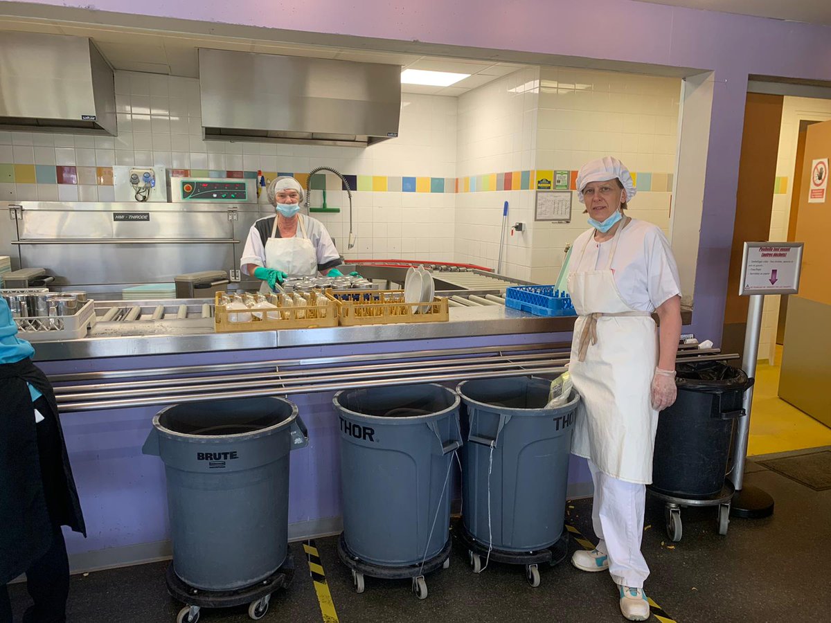 PizziMaria1's tweet photo. Le @collegeVincentVanGogh s'engage avec les #écodélégués dans la lutte contre le gaspillage alimentaire 
semaine de pesée des déchets durant la semaine du lundi 28 mars au vendredi 1 avril 2022
un grand merci à nos élèves et au personnel de cuisine 
@CD54
#ODD
#Agenda2030 https://t.co/Je8BqIIrmt
