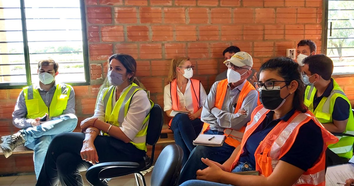 RutaDeLaLechePy's tweet photo. Misión del BID realiza un monitoreo socioambiental de las obras de la Ruta de la Leche, acompañan especialistas de las empresas contratistas, de la fiscalización, equipo de la UEP BID,  DGSA y el jefe de distrito de Pozo Colorado. 
@el_BID @mopcparaguay https://t.co/91Zilqqd7M