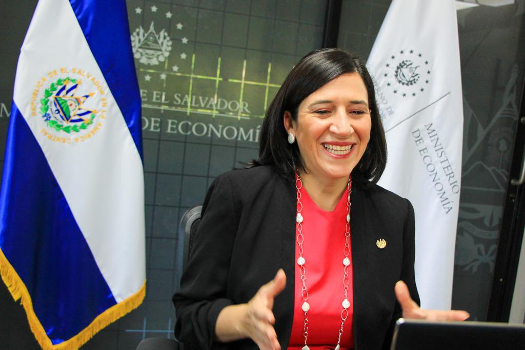 "Anunciamos el lanzamiento de la segunda edición del programa que permitirá a los jóvenes salvadoreños vender sus servicios por medio de plataformas digitales a distancia, E-Lancers, el cual realizamos con el apoyo del <a href="/el_BID/">Banco Interamericano de Desarrollo</a>", Ministra @Marialuisahayem