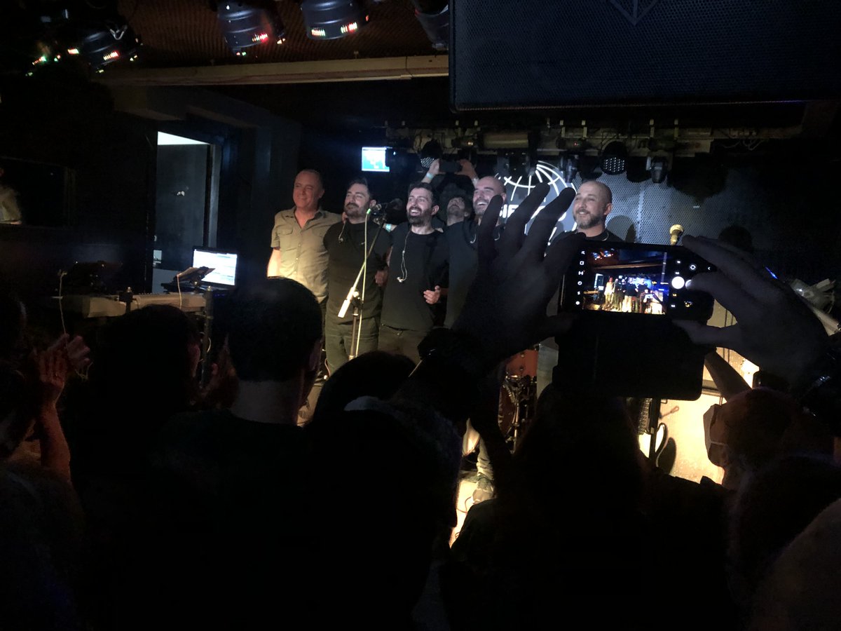 Aquí algunas fotos de recuerdo del gran #soldout que se marcó el sábado pasado <a href="/Pasajeroficial/">Pasajero</a>, como parte de la celebración del décimo aniversario de su disco #Radiografías en <a href="/SirocoSala/">Sala Siroco</a>. Más en nuestro Instagram 😉👇 #musincronízate
instagram.com/p/CbpxK93q4bp/