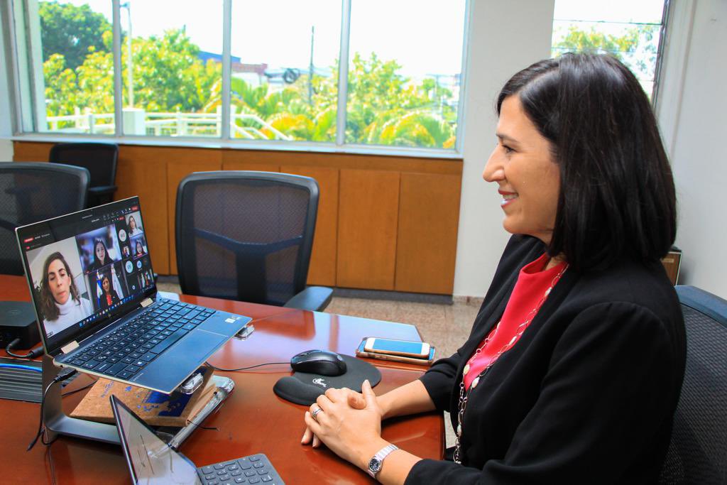 "Las empresas interesadas en invertir en el país necesitan acceder y contratar perfiles digitales y tecnológicos, para abrir operaciones y, en algunos de los casos, para establecer desde El Salvador su hub para Centroamérica y Latinoamérica", Ministra @marialuisahayem.