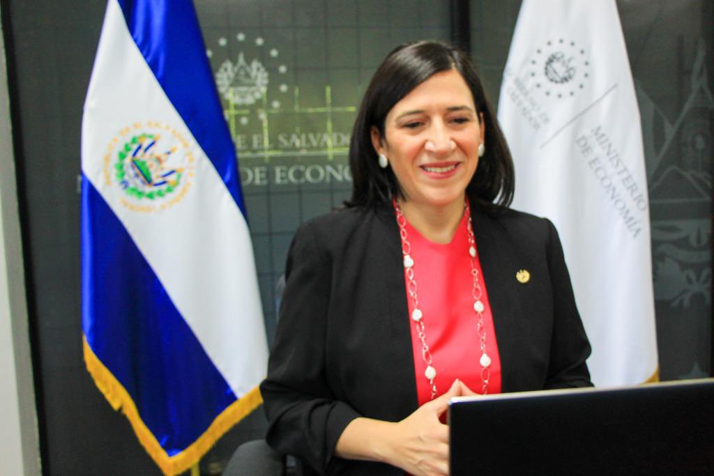 "A nivel mundial, se estima que para el año 2025 se crearán más de 100 nuevos millones puestos de trabajo en las áreas de servicios de diseño y creatividad; desarrollo web, móvil y de software; y ventas y mercadeo", Ministra <a href="/MariaLuisaHayem/">María Luisa Hayem 🇸🇻</a>.