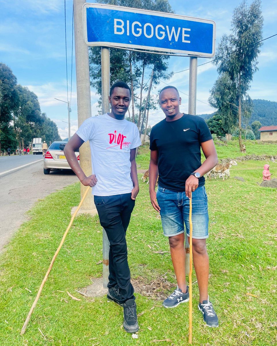 Umuhungu w’Imfura cyane <a href="/Ngabo_Karegeya/">IBERE RYA BIGOGWE🇷🇼</a> ! 

Amata yaramuhamye, yatwakiriye mu Bigogwe, ahantu heza cyane. 

Umushumba #Uzwi.