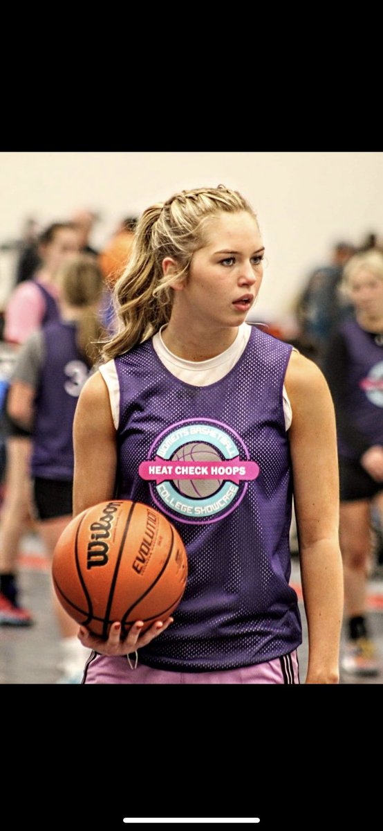 EmmaClary1's tweet photo. Had a great day @Heat_CheckHoops showcase yesterday! Thank you to @eliasbeacom @lady_dragons @FadeawayFit 🏀🏀 https://t.co/oqW1KuFwPc