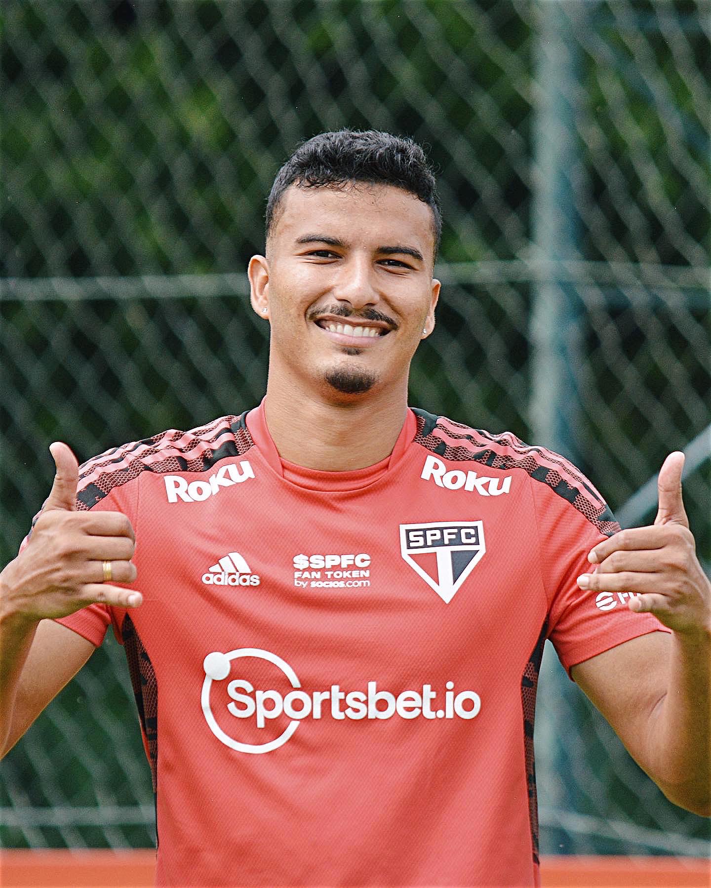 Walce passa bem após cirurgia no joelho, e São Paulo avalia reposição com solução caseira, são paulo