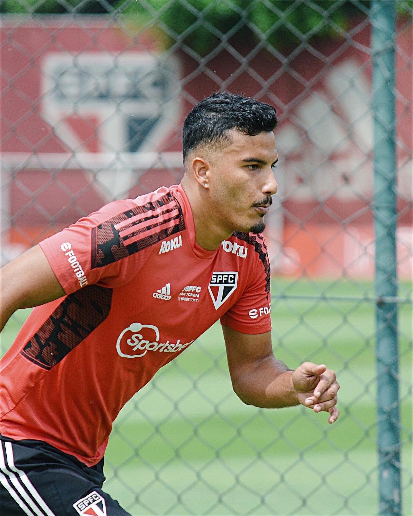 Walce passa bem após cirurgia no joelho, e São Paulo avalia reposição com  solução caseira, são paulo