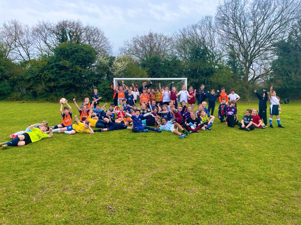 MrClark1997's tweet photo. ⚽️ Grange Primary After School Football Tournament ⚽️

- 70+ children engaged ✅
- 8 World Cup teams ✅
- 8 amazing matches ✅
- 2 work experience coaches ✅

@ProsportsHoward a massive well done for hosting/organising such an amazing afternoon! ⚽️🥇

@ProsportsSLtd 🤩 https://t.co/23Ey0b1tPY
