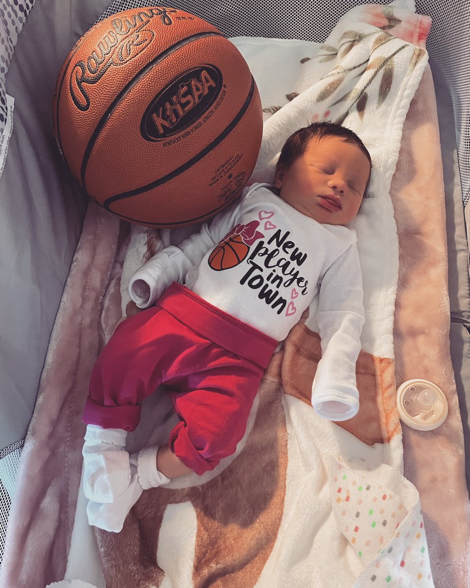 AshleyaBerry's tweet photo. Next baller in line❤️🏀 https://t.co/7WGbmH2O3X