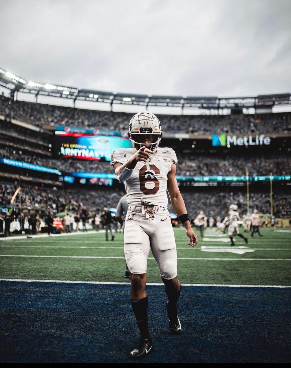 After several great conversations with <a href="/coach_sloan/">Coach Scot Sloan</a> , I’m blessed and honored to receive an offer from Army West Point!!! Beyond thankful #AGTG <a href="/ArmyWP_Football/">Army Football</a> <a href="/CoachJeffMonken/">Jeff Monken</a> <a href="/coachled22/">Aaron Ledbetter</a> <a href="/coachbpratt/">Bryan Pratt</a> <a href="/_EliteProspects/">🚨Elite Prospects🚨</a> <a href="/ArRecruitingGuy/">Richard Davenport</a> <a href="/PrepRedzoneAR/">Prep Redzone Arkansas</a>