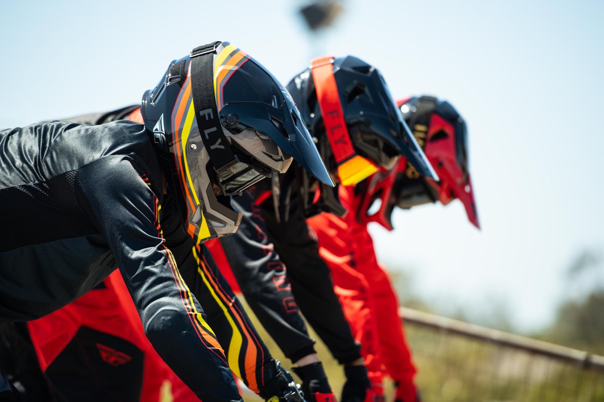 FlyRacingBike's tweet image. The Formula CP S.E. Speeder Helmet

#FLYRacingBike #FLYRacing #FLYRacingFamily #FLYRacing2022 #Bike #ride #bikelife #bmxrace #bmxracing #bmxbikes #bmxisfun #bmxlife #bikes #bmx4life #bmxlifestyle #bmxbike #bmxfamily #ridebmx