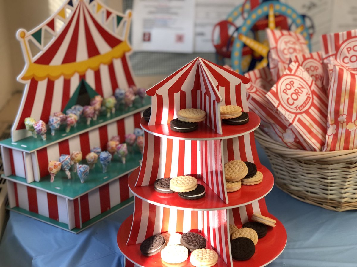 kerszi's tweet photo. For the next 7 days, I’m setting up this circus-themed “appreciation station” in the faculty rooms at my 7 elementary schools. The “1-Minute-Spin-It” wheel is full of #edtech ideas, sites, or apps that I can demo for busy teachers in a minute or less. 🎪
#MicroPD #WTPSEdTech https://t.co/1P0PaS8Dnp