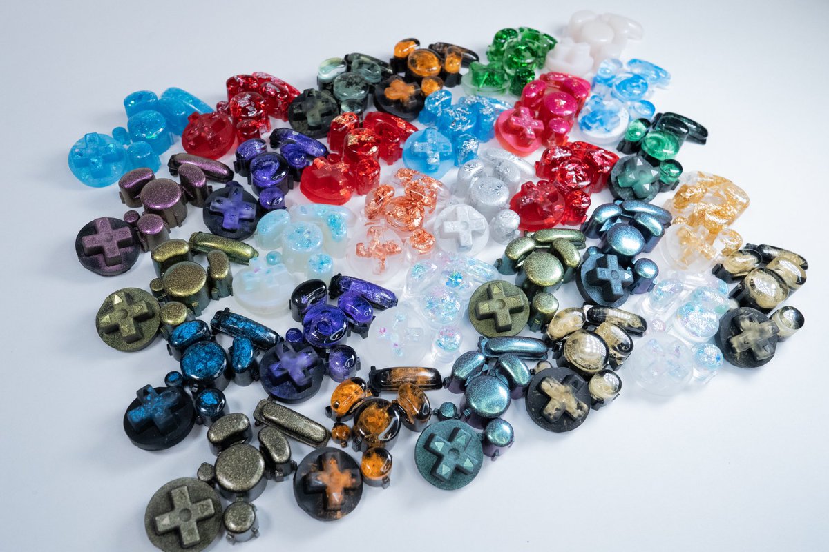***CUSTOM GAMECUBE BUTTON SET GIVEAWAY***
Thanks for all the continued support. Here is a giveaway for a custom button set (ABXYstartDpadZ either Bald or OEM shape). Winners can choose any colors/design (within reason). 
3 winners. 
Ends 4/20/22
To enter: Follow and Retweet :)