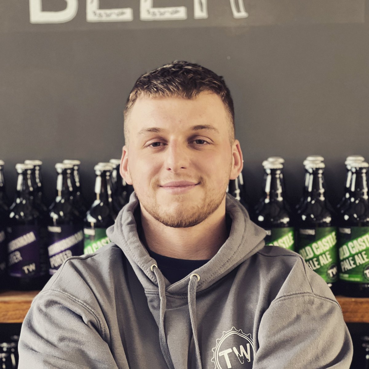 ⭐️MEET CAMERON ⭐️

Cameron is our new Brewing Apprentice. He will be busy working at the brewery and learning all about beer! Welcome to the Tinworks family! 

Fun fact about Cameron - He’s a fluent French speaker
Favourite beer - Dafen IPA

#tinworks #brewery #llanelli