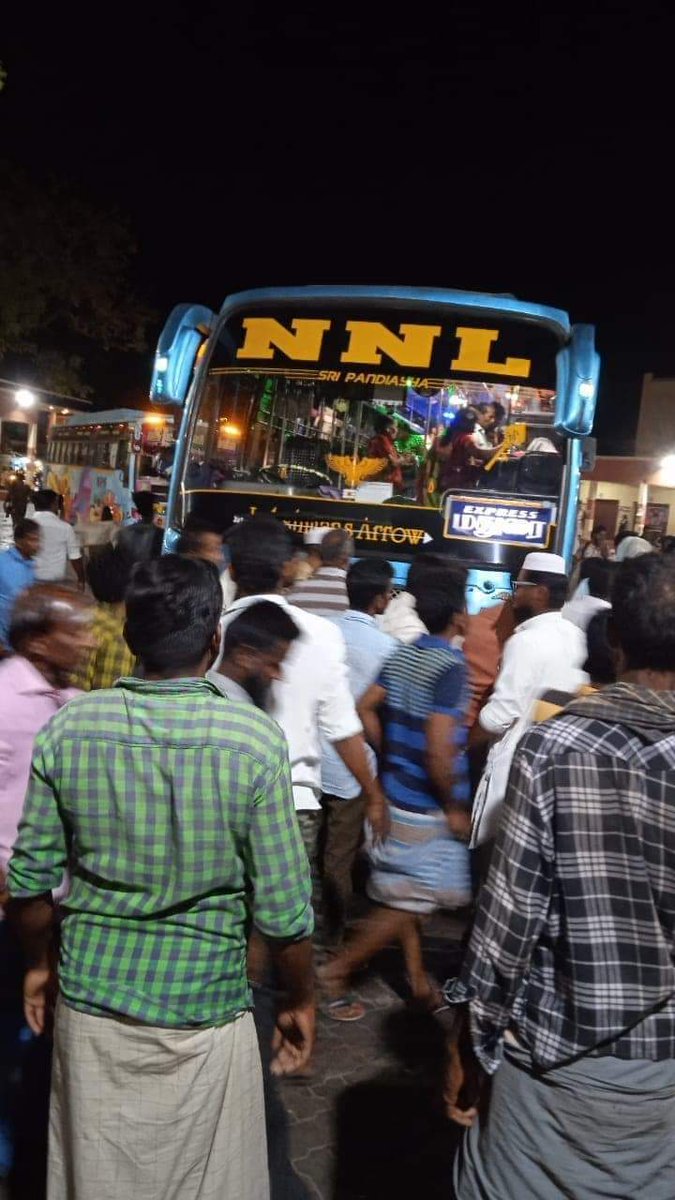 KarunMuRuba's tweet photo. While going to Thirupattur from madurai, none of the buses allows passengers to get inside ( bcz they want to transport passengers to long distance only, so they get more money) pls consider n do the need 🙏🏼 @duraivaikooffl @CMOTamilnadu @V_Senthilbalaji https://t.co/uOHnf7Cfye