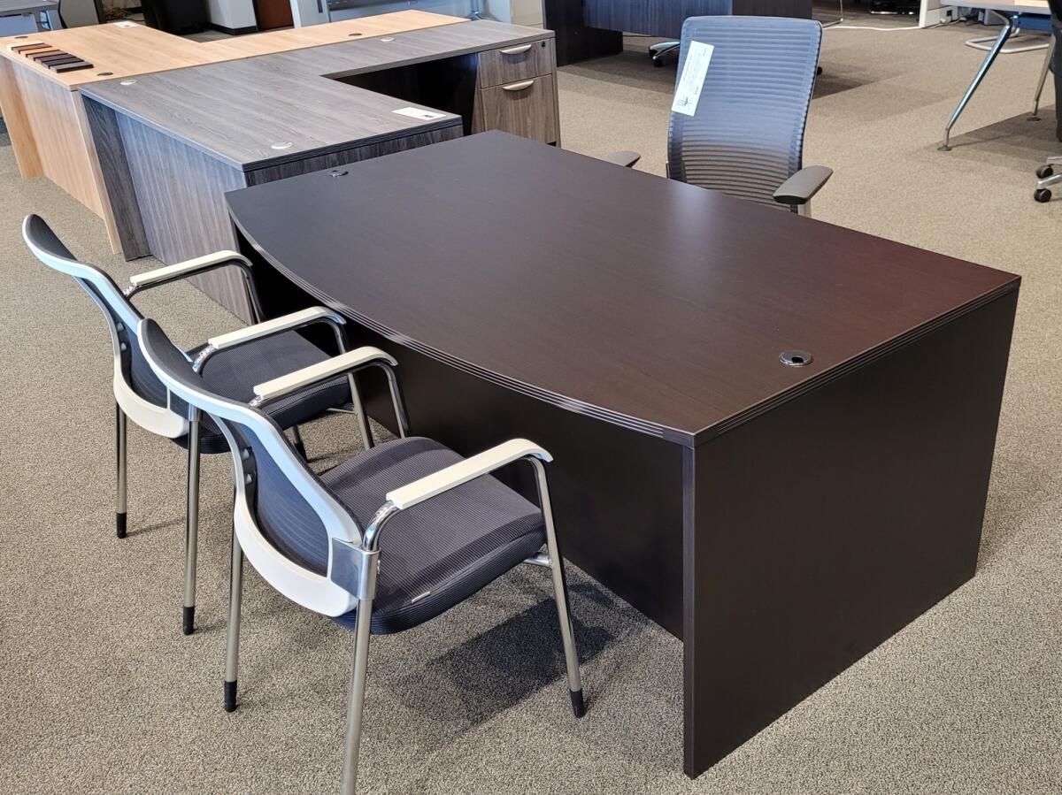 TOPSTEXAS's tweet image. #HermanMiller #Aeron chairs back in stock!  $695 size B Fully Loaded; 36x72 Bow front Cherryman Desk and Chairs set $2121; 6-pack workstations 53"H $1735 delivered/installed, 6-pack "dogbone" $1380 delivered and installed (Austin City Limits) Visit TOPS Today! 512-472-1340